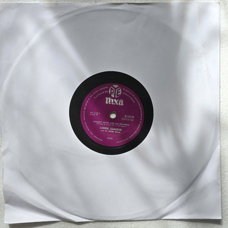 Lonnie Donegan and his Skiffle Group - Nobody Loves Like An Irishman