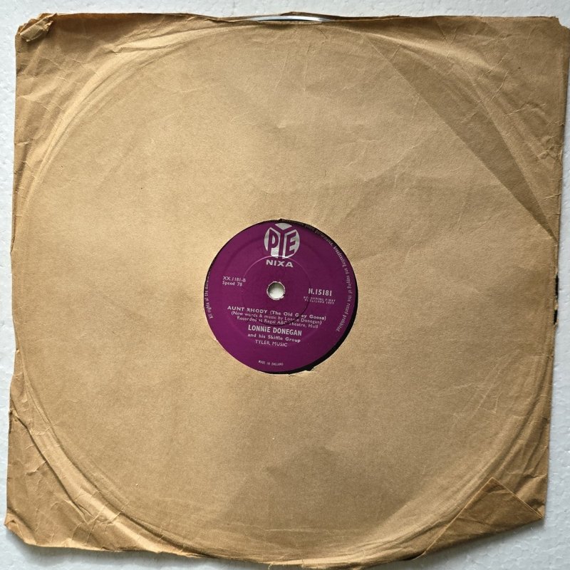 Lonnie Donegan and his Skiffle Group - Does Your Chewing Gum Lose Its Flavour (On the Bedpost Overnight?)